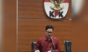 Penyidik KPK Geledah Kantor dan Rumah Dinas Bupati Cirebon