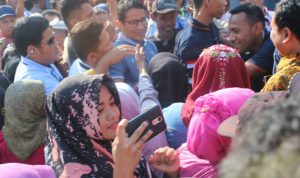 Sandiaga Uno Blusukan Ke Pasar Induk Bumiayu