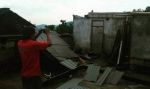 Delapan Rumah Warga Rusak Akibat Hujan Disertai Angin Kencang