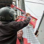 Bawaslu Brebes Tertibkan APK Parpol dan Caleg Pemilu 2019