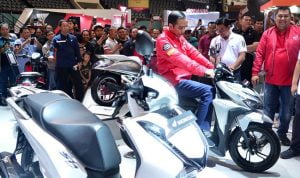 Kunjungi Indonesia Motorcycle Show, Jokowi Puji Produk Lokal