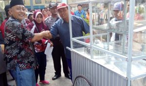 30 Warga Panji Lor Dapat Bantuan Rombong Dari Dinsos Jawa Timur