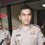 Dikawal Polisi, Truk Logistik Tumpang Pitu Terobos Hadangan Warga