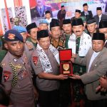 Kapolri dan Panglima TNI Silaturahmi Kebangsaan di Ponpes Kempek Cirebon Kapolri dan Panglima TNI Silaturahmi Kebangsaan di Ponpes Kempek Cirebon