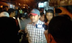 Warga Sumberagung Hadang Truk Logistik Tambang Emas Tumpang Pitu