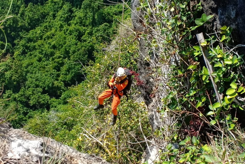 Pelajar Berusia 16 Tahun Jatuh Kejurang Sedalam 200 Meter