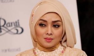 Terry Putri, Artis Hijrah Meriahkan Pameran Pendidikan Islam di JIC