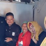 Camat Singonjuruh Kunjungi Mbah Salweah