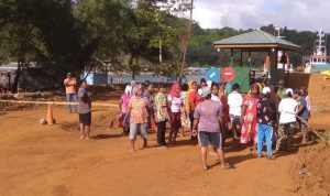 Masyarakat Adat Dan Karyawan Lokal Palang PT Gag Nikel