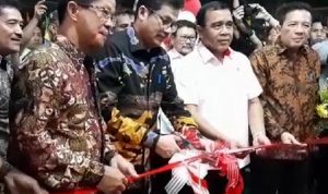 Wakil Walikota Jakbar Resmikan GOR Milik Warga RW 15 TPL