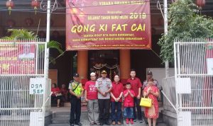 Kapolsek Tanjung Duren Amankan Perayaan Imlek di Vihara Se-Grogol