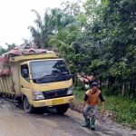 Jalan Lintas Kabupaten PALI Menuju Muba Terancam Putus