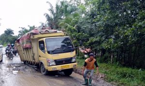 Jalan Lintas Kabupaten PALI Menuju Muba Terancam Putus