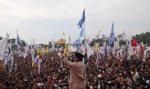 Emak-emak NTB ke Prabowo: Selalu Tegar dan Berani Bela Rakyat