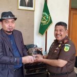 Kajari Kota Malang Terima Penghargaan Phasivic Award