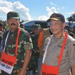 Panglima TNI dan Kapolri Tengok Pengungsi Bencana Banjir di Jayapura Panglima TNI dan Kapolri Tengok Pengungsi Bencana Banjir di Jayapura