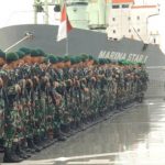 Kapal KRI dr Suroso Bawa Pasukan TNI Dari Makassar Tiba di Timika