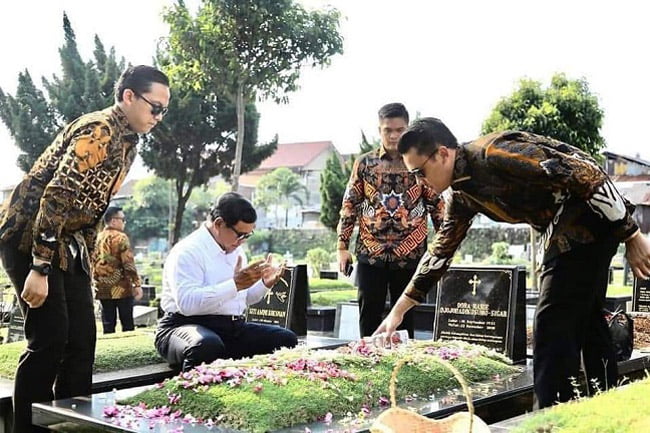 Masa Tenang Pemilu, Prabowo Ziarah