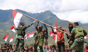 Warga Puncak Jaya Serahkan Alat Perang, Deklarasi Setia NKRI