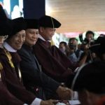 Prabowo Hadiri Wisuda UKRI: Kalian Harus Jadi Manusia Yang Terhormat