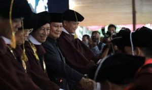 Prabowo Hadiri Wisuda UKRI: Kalian Harus Jadi Manusia Yang Terhormat