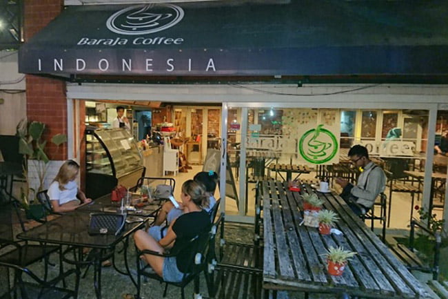 La Marzocco Linea Classic di Baraja Coffee Shop Cirebon