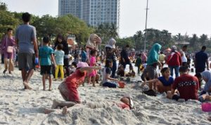 Lebih Dari 100 Ribu Pengunjung Berwisata di Ancol Taman Impian