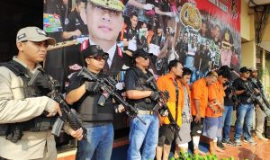 Polisi Tangkap 4 Pelaku Penjarah Mobil Brimob Pada 22 Mei Polisi Tangkap 4 Pelaku Penjarah Mobil Brimob Pada 22 Mei