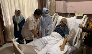Prabowo Bezuk Mantan KSAD Jenderal George Toisutta Prabowo Bezuk Mantan KSAD Jenderal George Toisutta