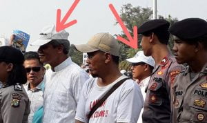 Video Viral Diduga Anggota Polisi Ketahuan Menyamar Jadi Massa Aksi