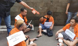 Kepolisian Gelar Pra Rekonstruksi Penjarahan Mobil Brimob