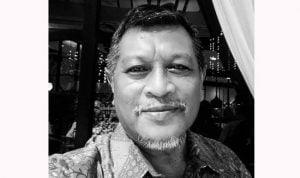 Menyelamatkan Indonesia Omong Kosong Tanpa Kembali ke UUD 1945 Asli. Oleh: Prihandoyo Kuswanto Menyelamatkan Indonesia Omong Kosong Tanpa Kembali ke UUD 1945 Asli. Oleh: Prihandoyo Kuswanto