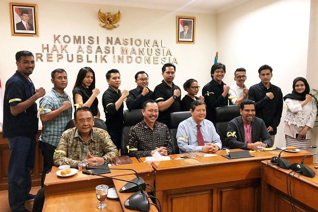 Foto Bersama Inisiator Gerakan Pita Kuning