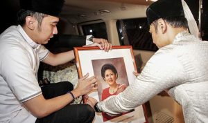 Rakyat Pertanyakan Kematian Bu Ani? Apa benar Bu Ani Yudhouono meninggal? Oleh: Muslim Arbi