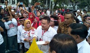 Relawan Jokowi Gelar Kenduri Rakyat di Depan Istana Negara Relawan Jokowi Gelar Kenduri Rakyat di Depan Istana Negara