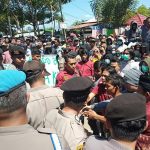 Tak Lulus Penetapan Anggota DPRD Wajo, Simpatisan Arifuddin Demo
