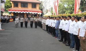Kapolres Jakarta Barat Pimpin Upacara Kenaikan Pangkat Kapolres Jakarta Barat Pimpin Upacara Kenaikan Pangkat
