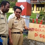 Wakil Bupati Sorong Buka Palang Masyarakat Adat Suku Moi