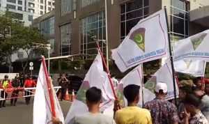 Aksi Bela Rakyat Gorontalo Utara Jilid III: PT Toba Bara Tak Bisa Tunjukkan Bukti Pembayaran Aksi Bela Rakyat Gorontalo Utara Jilid III: PT Toba Bara Tak Bisa Tunjukkan Bukti Pembayaran