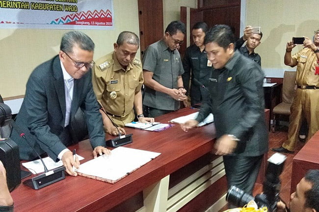 Gubernur Sulsel Akan Kembalikan Kejayaan Sutera Sulawesi