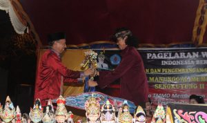 TMMD Ke 105 Sengkuyung II Adakan Pagelaran Wayang Golek TMMD Ke 105 Sengkuyung II Adakan Pagelaran Wayang Golek