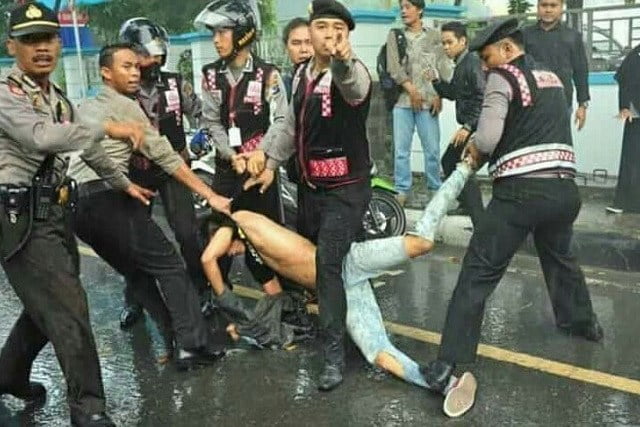 Apakah Aparat Keamanan Perlu Brutal Menghadapi Mahasiswa?