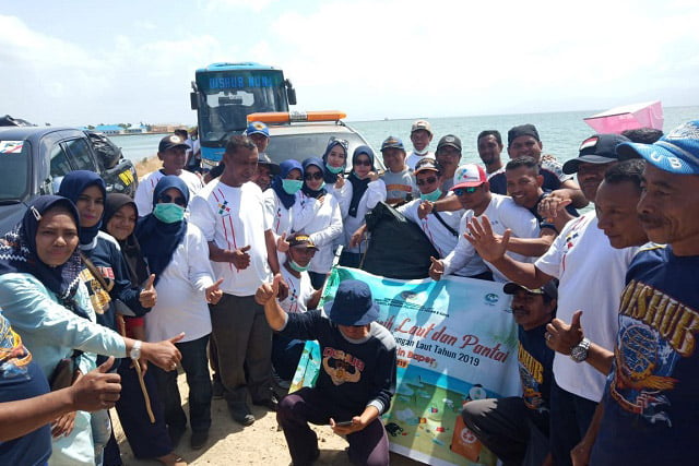 Sambut HJPNI, Syahbandar Muna Bersama Dinas dan Instansi Terkait, Bersihkan Laut dan Dermaga