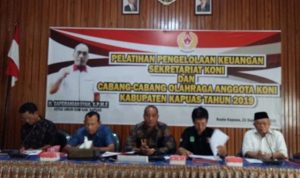 Ketua KONI Kapuas memberikan sambutan pada Pelatihan Pengelolaan Keuangan di Aula Kantor Bappeda Kapuas, Sabtu (21/9/2019).