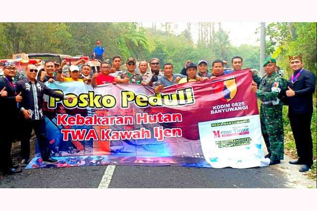 TNI, Polri, Pengusaha Hotel dan Media Banyuwangi Peduli Kebakaran Hutan Kawasan Wisata Gunung Ijen