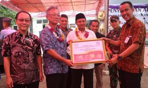 Hino Indonesia Donasikan Alat Praktek ke SMK Taruna Sakti Purwakarta