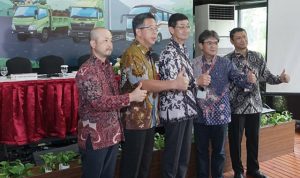 Hino Masih Jadi Market Leader Medium Duty Trucks Selama 20 tahun