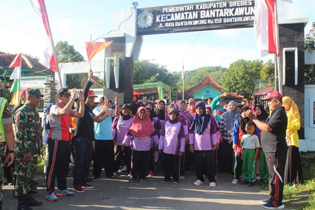 Bantarkawung Gelar Jalan Sehat Peringati Hari Jadi Kabupaten Brebes