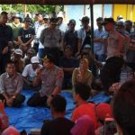 Warga Dusun Pancer Tolak Tambang Curhat ke Kapolresta Banyuwangi Warga Dusun Pancer Tolak Tambang Curhat ke Kapolresta Banyuwangi