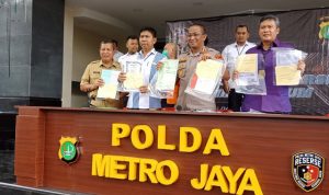 Pendeta Gadungan dan Terapis Ditangkap Karena Pemalsuan Akta Nikah